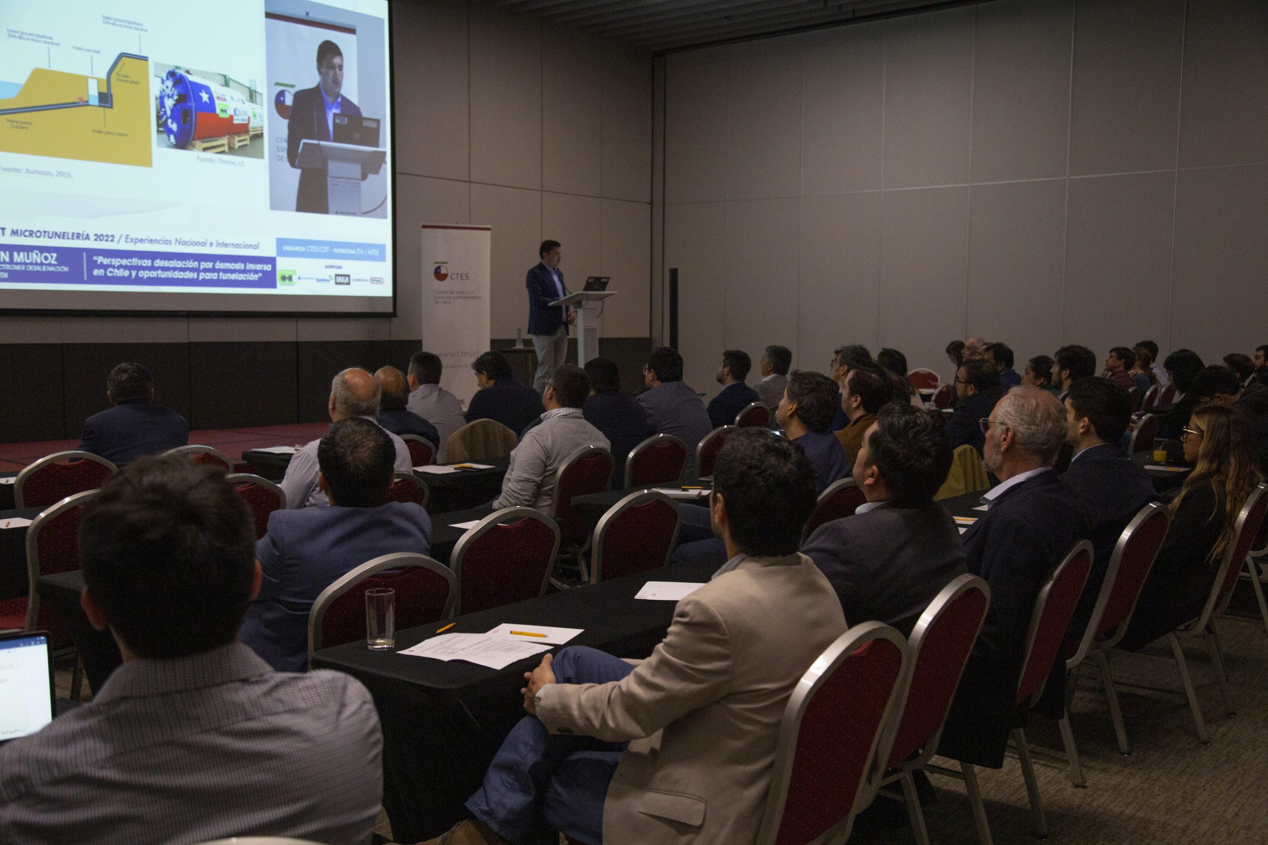 CTES Chile organiza exitoso SUMMIT sobre experiencias nacionales e internacionales de microtunelería